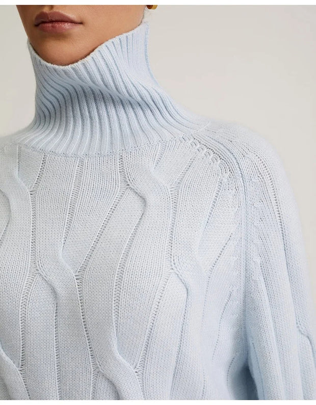 Brunhilde - Eleganter Zopfmuster-Rollkragenpullover