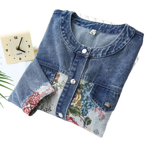 Magdalena – Denimjacke mit Blumenstickerei