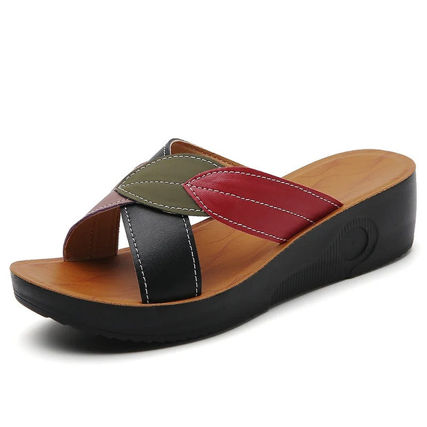 Korvalie - Bunte Slipper mit Keilabsatz