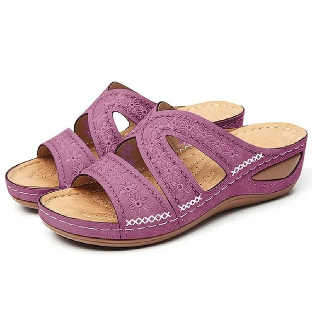 Giselotte - Bestickte Komfort-Sandalen mit Keilsohle