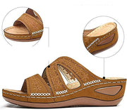 Giselotte - Bestickte Komfort-Sandalen mit Keilsohle