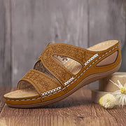 Giselotte - Bestickte Komfort-Sandalen mit Keilsohle