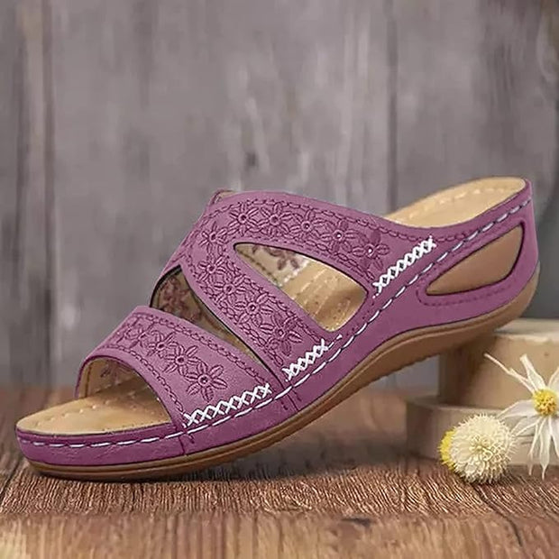 Giselotte - Bestickte Komfort-Sandalen mit Keilsohle