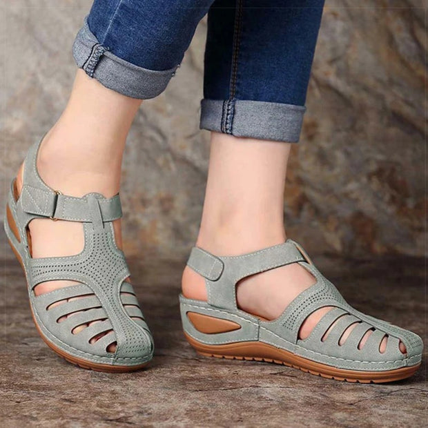 Korvalie - Geschlossene Sandalen mit Keilabsatz