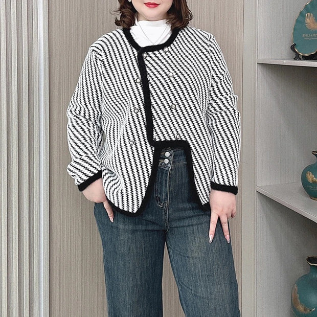Magdalena – Elegante Bouclé-Jacke mit asymmetrischem Verschluss
