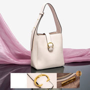 Carwena - Stilvolle Schultertasche mit goldener Schnalle
