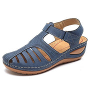 Korvalie - Geschlossene Sandalen mit Keilabsatz