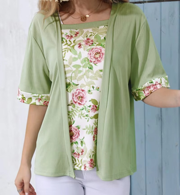 Carlotta - Modisches Fake-Zweiteiler-Shirt mit Print