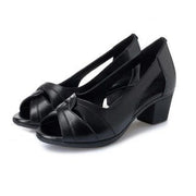 Hildegard – Elegante Peeptoe-Pumps mit Blockabsatz