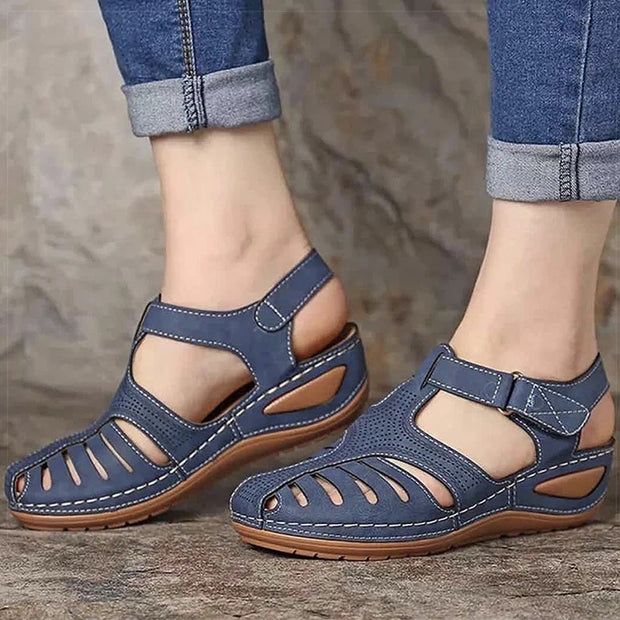 Korvalie - Geschlossene Sandalen mit Keilabsatz