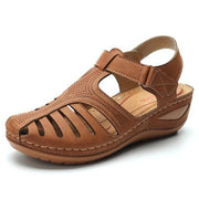 Korvalie - Geschlossene Sandalen mit Keilabsatz
