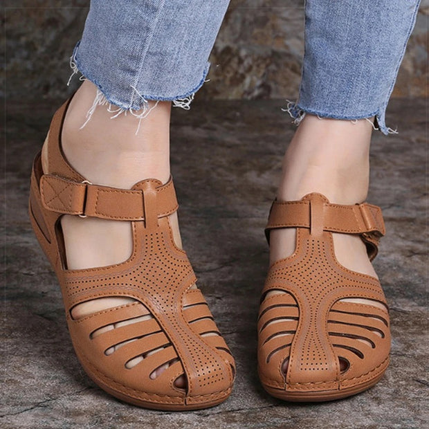 Korvalie - Geschlossene Sandalen mit Keilabsatz