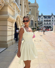 Lucy - Rückenfreies Minikleid mit Schleife