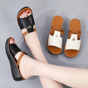 Korvalie - Minimalistische Sandalen mit Riemenmix