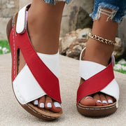 Korvalie - Keilsandalen mit Kreuzriemen-Design