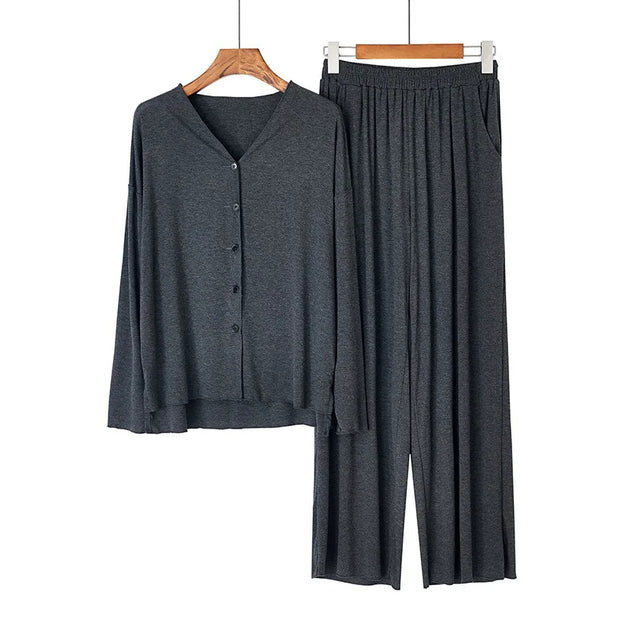 Brunhilde - Eleganter Pyjama-Zweiteiler mit Knopfleiste