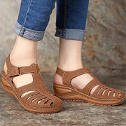 Korvalie - Geschlossene Sandalen mit Keilabsatz