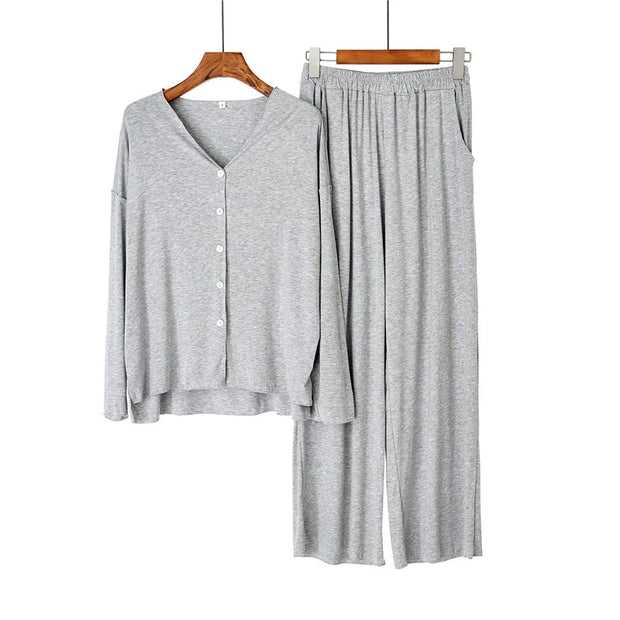 Brunhilde - Eleganter Pyjama-Zweiteiler mit Knopfleiste