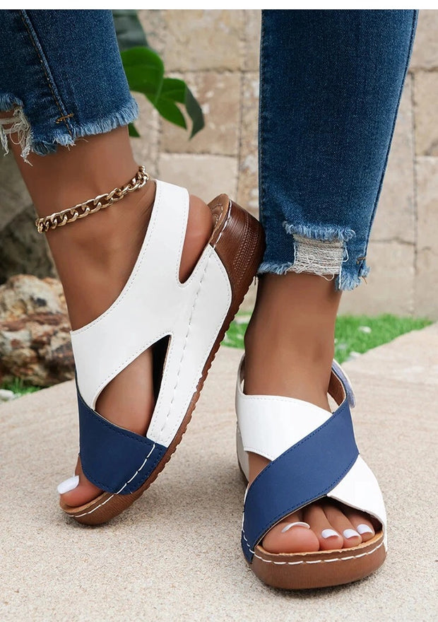 Korvalie - Keilsandalen mit Kreuzriemen-Design