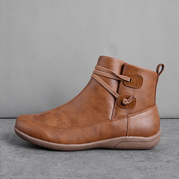 Lori - Leder Stiefelette mit Riemen