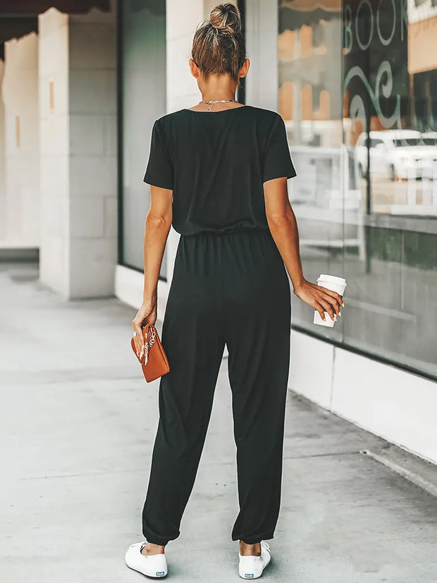 EMMA - Kurzärmeliger Jumpsuit mit V-Ausschnitt